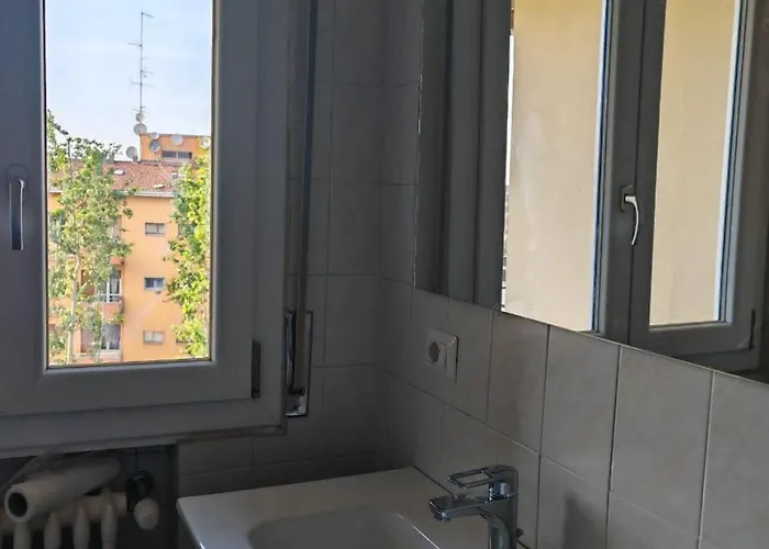 Attico Nel Cuore Di Panzió Modena